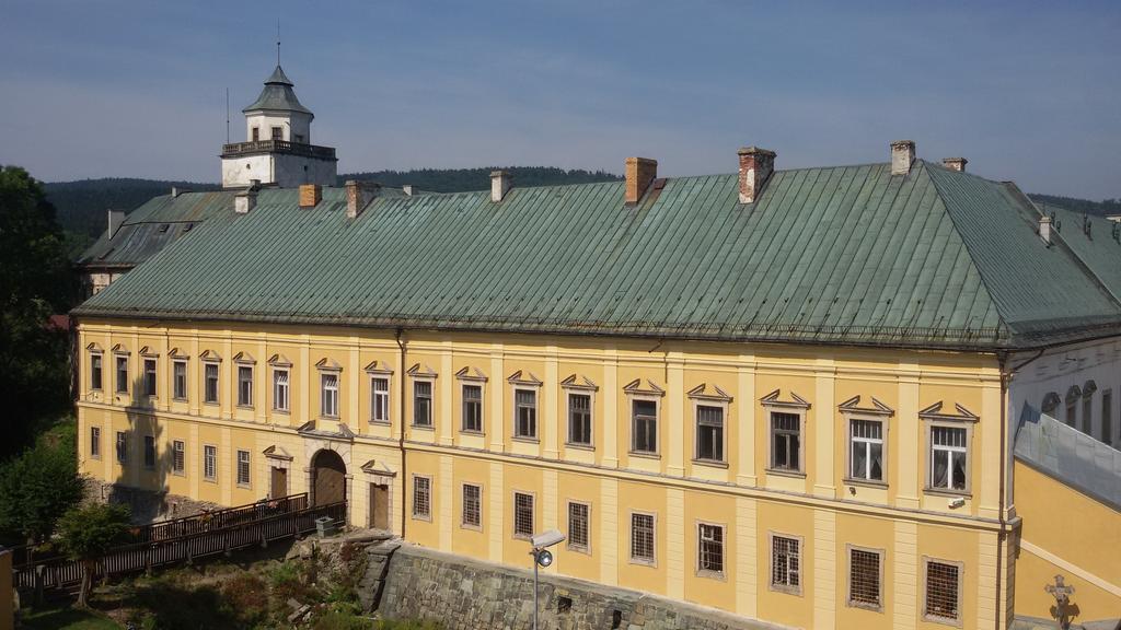 Hotel Zamek Miedzylesie Exterior foto